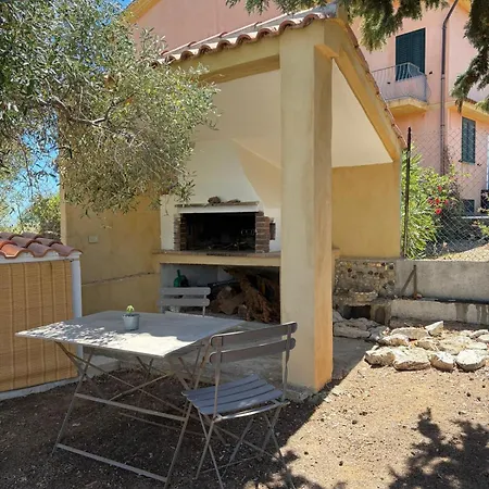 Сasa de vacaciones Casa A 180 Mt Dal Mare Ideale Per Famiglie Con Cani Tertenìa